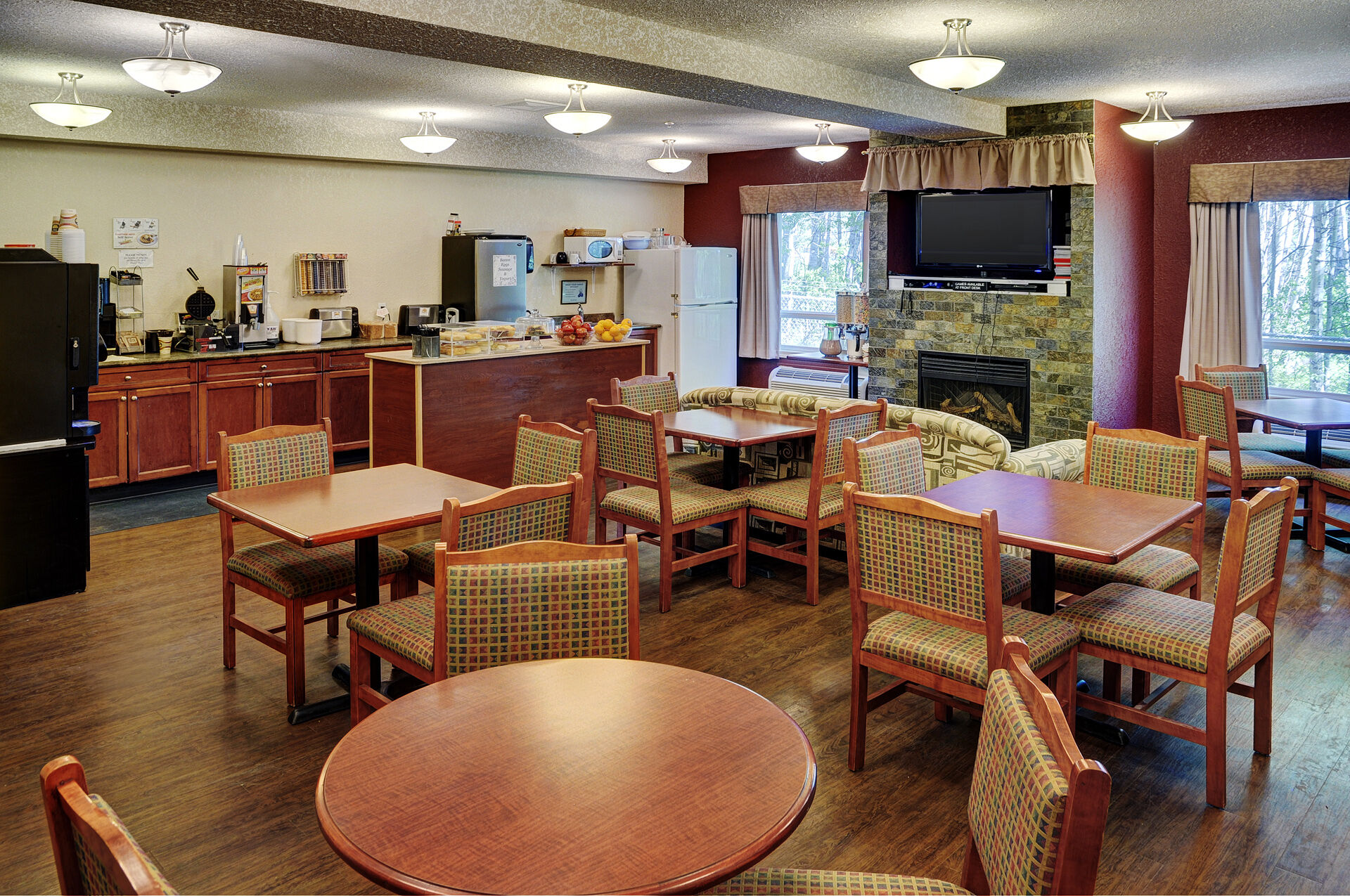 Lakeview Inns & Suites - Chetwynd Extérieur photo